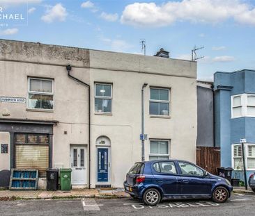 5 bedroom end of terrace house to rent - Photo 4