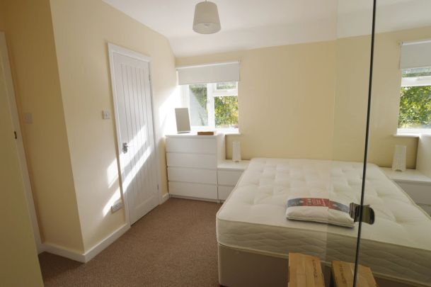 Maude Crescent, North Watford, WD24 - Photo 1