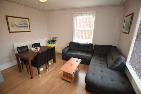 2 bedroom house share to rent - Photo 2