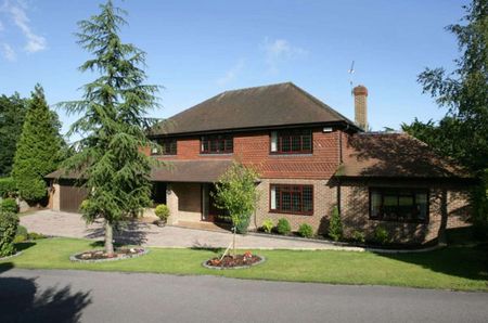 Well-proportioned family home in a popular Sevenoaks location - Photo 5