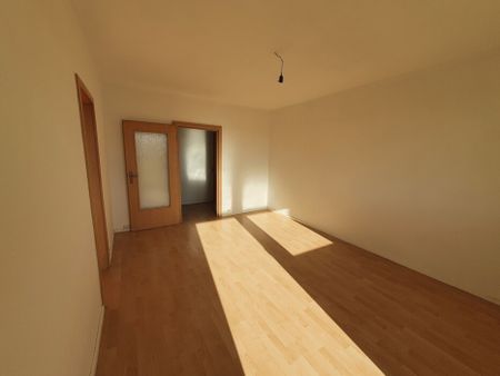 Schöne, helle 3-Zimmer Wohnung mit tollem Ausblick in der Innenstadt von Plauen - Photo 3