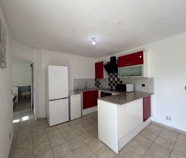 Location Appartement 2 pièces 33m² LES ABYMES 97139 - Photo 3