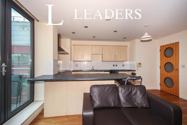 2 bedroom flat to rent - Photo 1