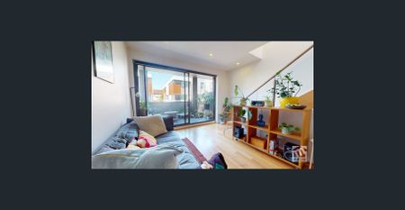 CONTEMPORARY TOWNHOUSE IN ENVIABLE LOCATION! - Photo 5