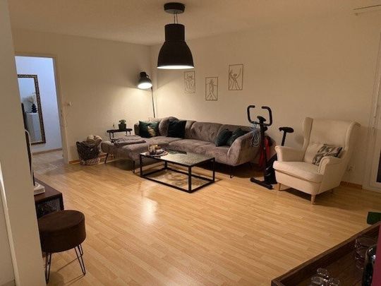 Moderne Wohnung an zentraler Lage - Photo 1