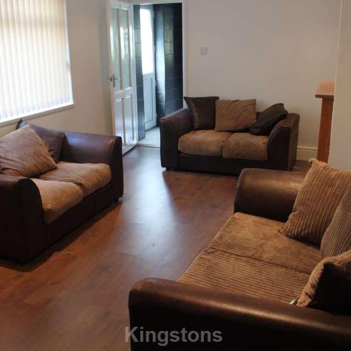6 bedroom terraced house to rent - Photo 1
