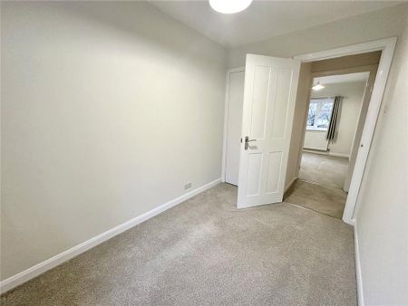 5 bedroom semi-detached house to rent - Photo 3