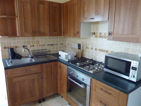 2 bedroom terraced house to rent - Photo 2