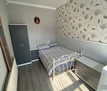 Room in a Shared House, Kenelm Road, B10 - Photo 3