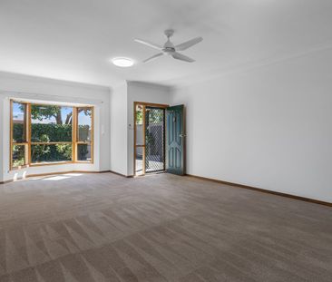 Over 55s Living: Perfectly Positioned 3-Bed Villa - Photo 2