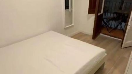 Barcelona Capital - Photo 2