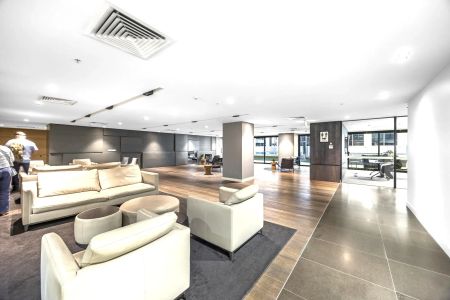 Stylish 2-Bedroom Apartment in the Heart of Melbourne - Photo 5