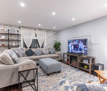 For Lease - 692 Down Crescent, Oshawa, Ontario - Photo 2