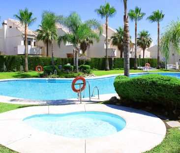 Townhouse in Las Chapas - Photo 3