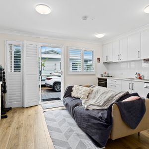 Effortless Living&comma; Opposite Kurnell Beach - Photo 2