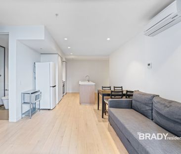 2710/135 A'beckett Street, Melbourne - Photo 4