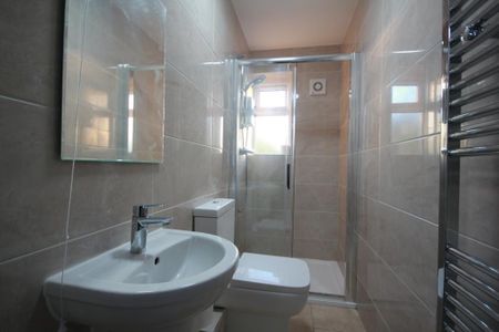 1 bedroom in a house share to rent - Photo 5