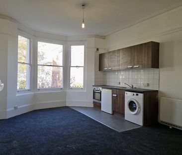 1 bedroom bedsit to rent - Photo 2