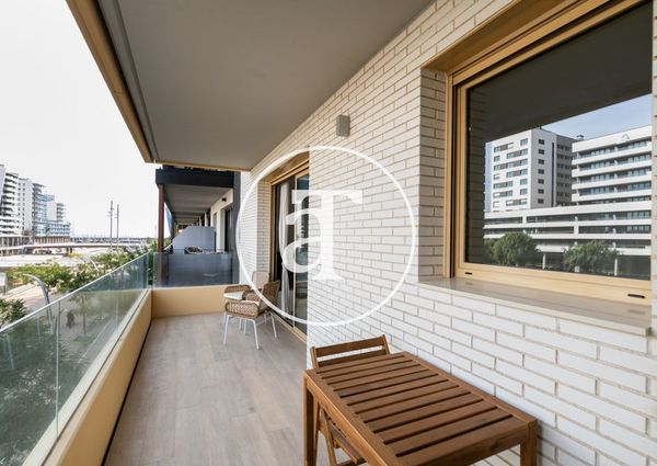 2-bedroom apartment for rent with study and balcony in Badalona