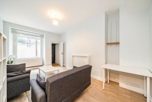 Nevern Square, Earls Court, SW5, London - Photo 1