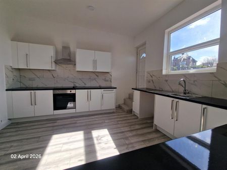 33 Silver Royd Hill, Leeds - Photo 5