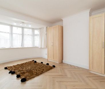 3 bedroom end of terrace house to rent - Photo 3