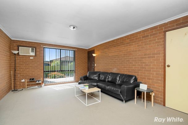 Charming & Convenient 2 Bedroom Unit - Photo 1