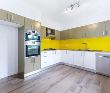 LOW MAINTENANCE GRANNY FLAT IN ULTRA CONVENIENT LOCATION - Photo 3