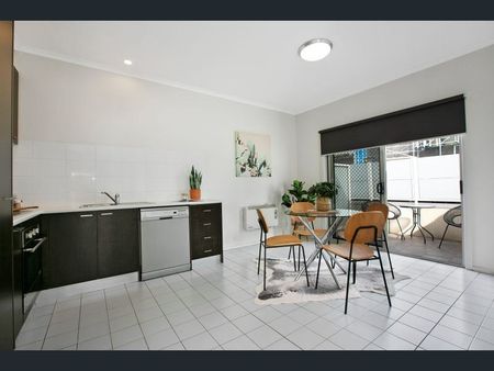 10/827-829 Plenty Road, Reservoir VIC 3073 - Photo 3