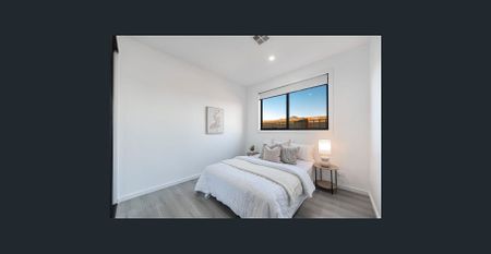 Stunning Brand New Modern Family Home in Prime Location! - Photo 2