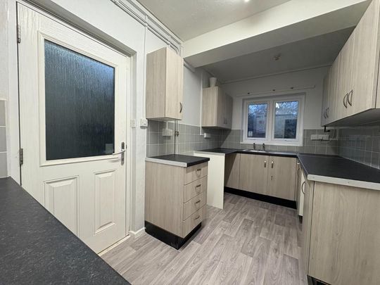 3 bedroom semi-detached house to rent - Photo 1