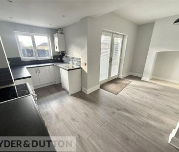 3 bedroom end of terrace house to rent - Photo 2