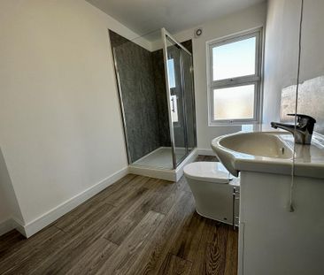 6 bedroom end of terrace house to rent - Photo 2