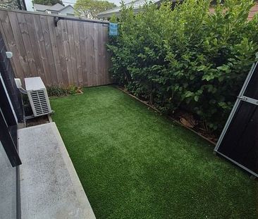 Townhouse for rent - Photo 5