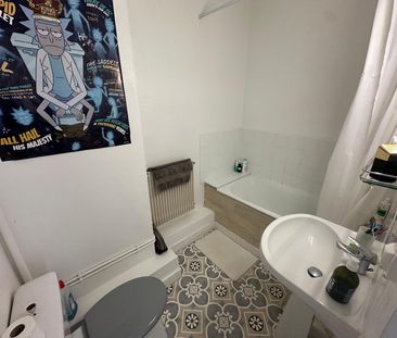Location Appartement 1 pièce 34m² CHERBOURG-EN-COTENTIN 50100 - Photo 2