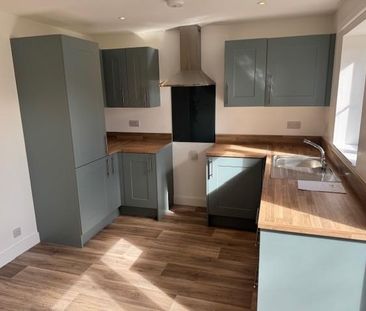 2 bedroom semi-detached house to rent - Photo 3