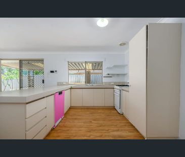 PERFECT FAMILY HOME - Photo 5