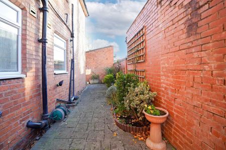 2 bedroom flat to rent - Photo 4