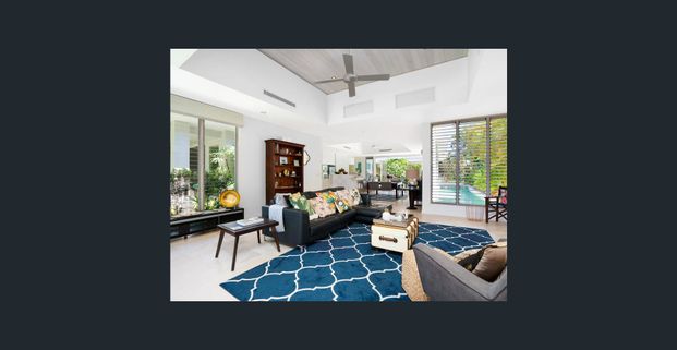 "Harbour Island" Noosa Resort - Gated, security guard, pool & garden care, phone & internet inc. - Photo 1