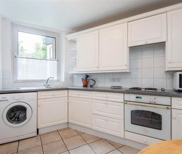 Studio to rent - Photo 6