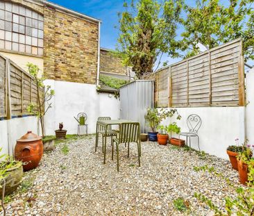 2 bedroom terraced house to rent - Photo 4