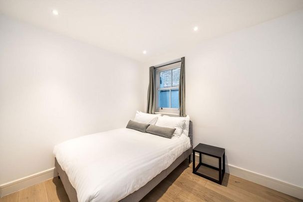 4 bedroom flat to rent - Photo 1