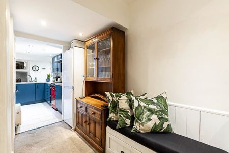 18A 18A Hugo Road N19 5EU London, London - Photo 4