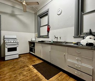 ROOM IN BOARDING HOUSE - Photo 2