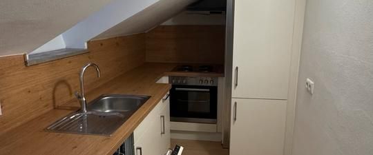 Renovierte 3-Zimmer-DG-Wohnung mit Einbauküche,Garten, Stellplatz - Foto 1