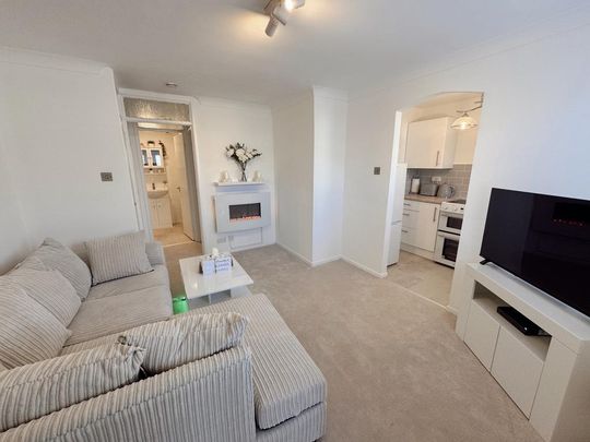 1 bedroom flat to rent - Photo 1
