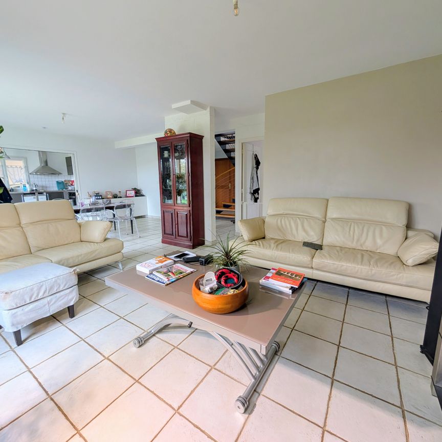 Location Maison 7 pièces 170m² GUER 56380 - Photo 1