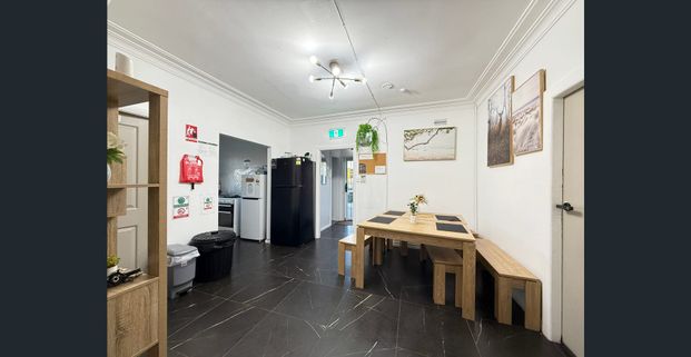 Room for Rent - Great Location - Photo 1