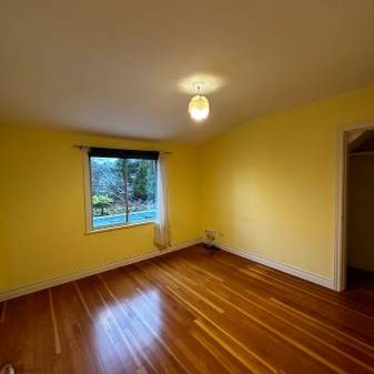 Entire house Point Grey 3 Bed 2 bath - Photo 3