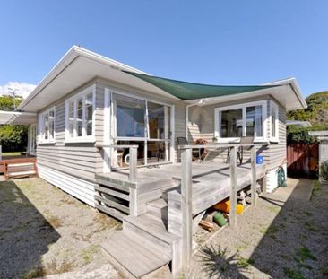 Welcoming home steps away from Isel Park - Photo 3